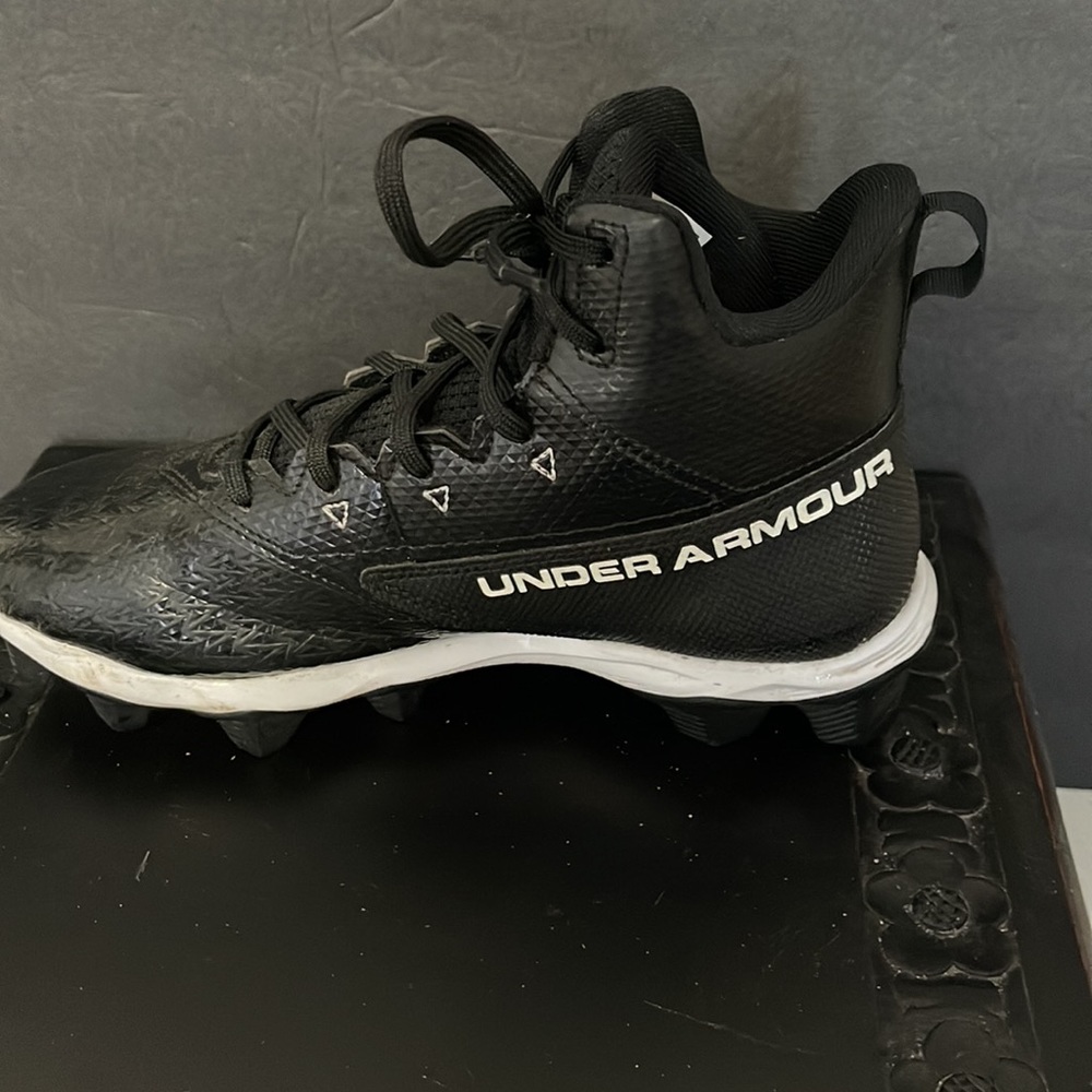 INDER ARMOUR BOYS ATHLETIC CLEATS - Picture 9 of 11